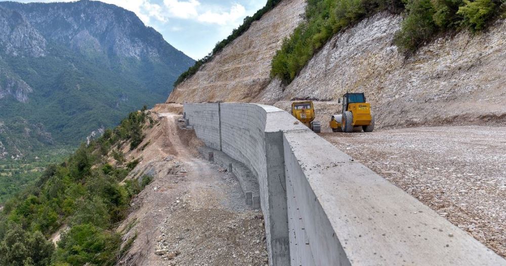 Fluturojne kostot e rruges Kardhiq-Delvine, nga 50 mln arriti ne 108 mln euro